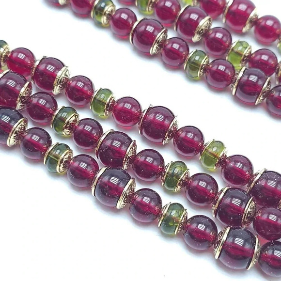 Vintage Japan Multi-Strand Red Green Beaded Necklace Gold Tone Clasp Christmas - Picture 3 of 6